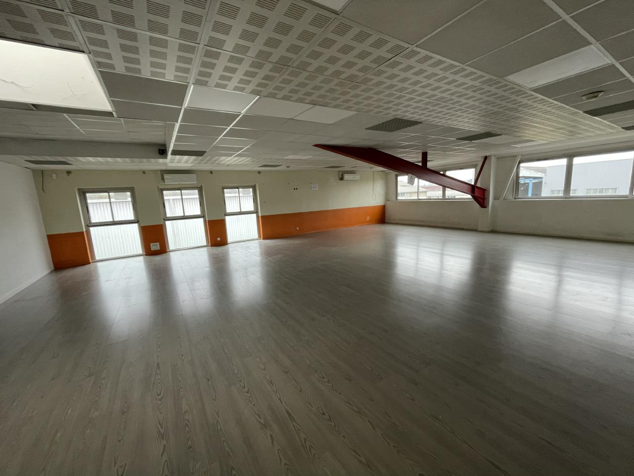 Bureau Saint-Pierre-des-Corps 340m² Location bureau Saint-Pierre-des-Corps Indre-et-Loire OLBUR2420620 8